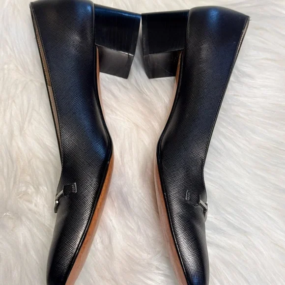 Salvatore Ferragamo Black Leather Flats - Picture 8 of 8